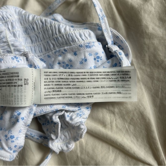 Womens Hollister Floral Blue Smocked XS Crop Top - Picture 7 of 7